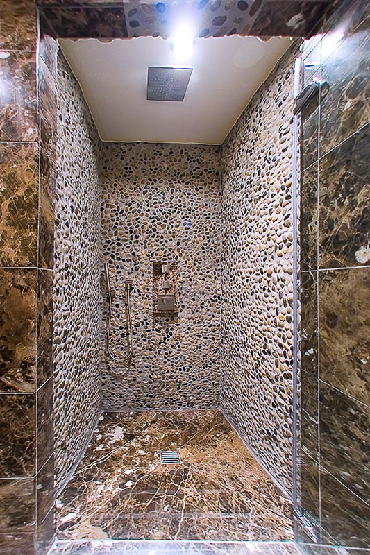 Chambre et baignoire chalet Megeve